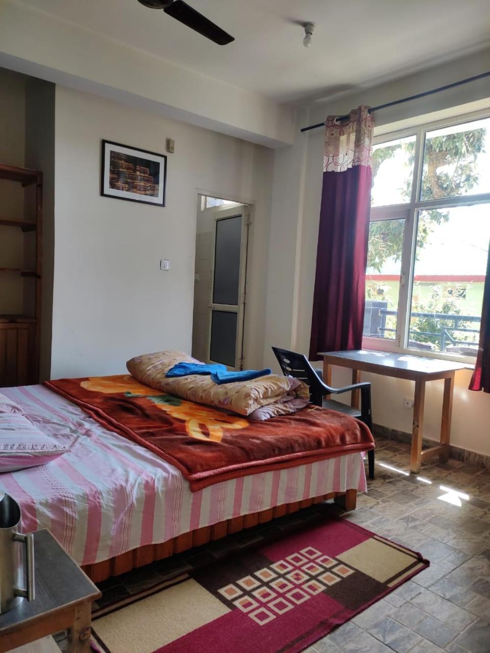 Oasis Guest House Bhagsu D'Shala Dharamshala Esterno foto