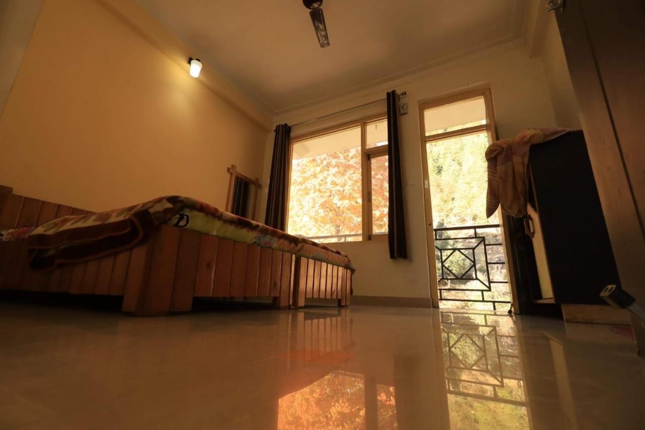 Oasis Guest House Bhagsu D'Shala Dharamshala Esterno foto