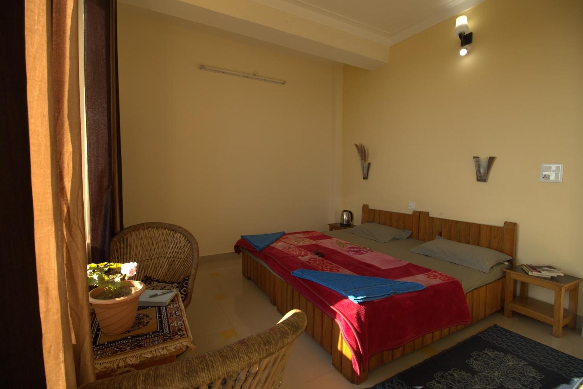 Oasis Guest House Bhagsu D'Shala Dharamshala Esterno foto