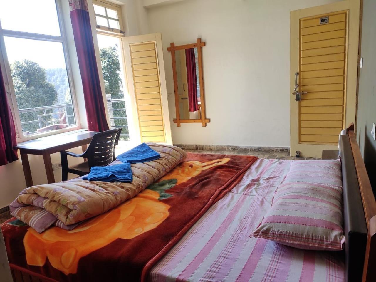 Oasis Guest House Bhagsu D'Shala Dharamshala Esterno foto