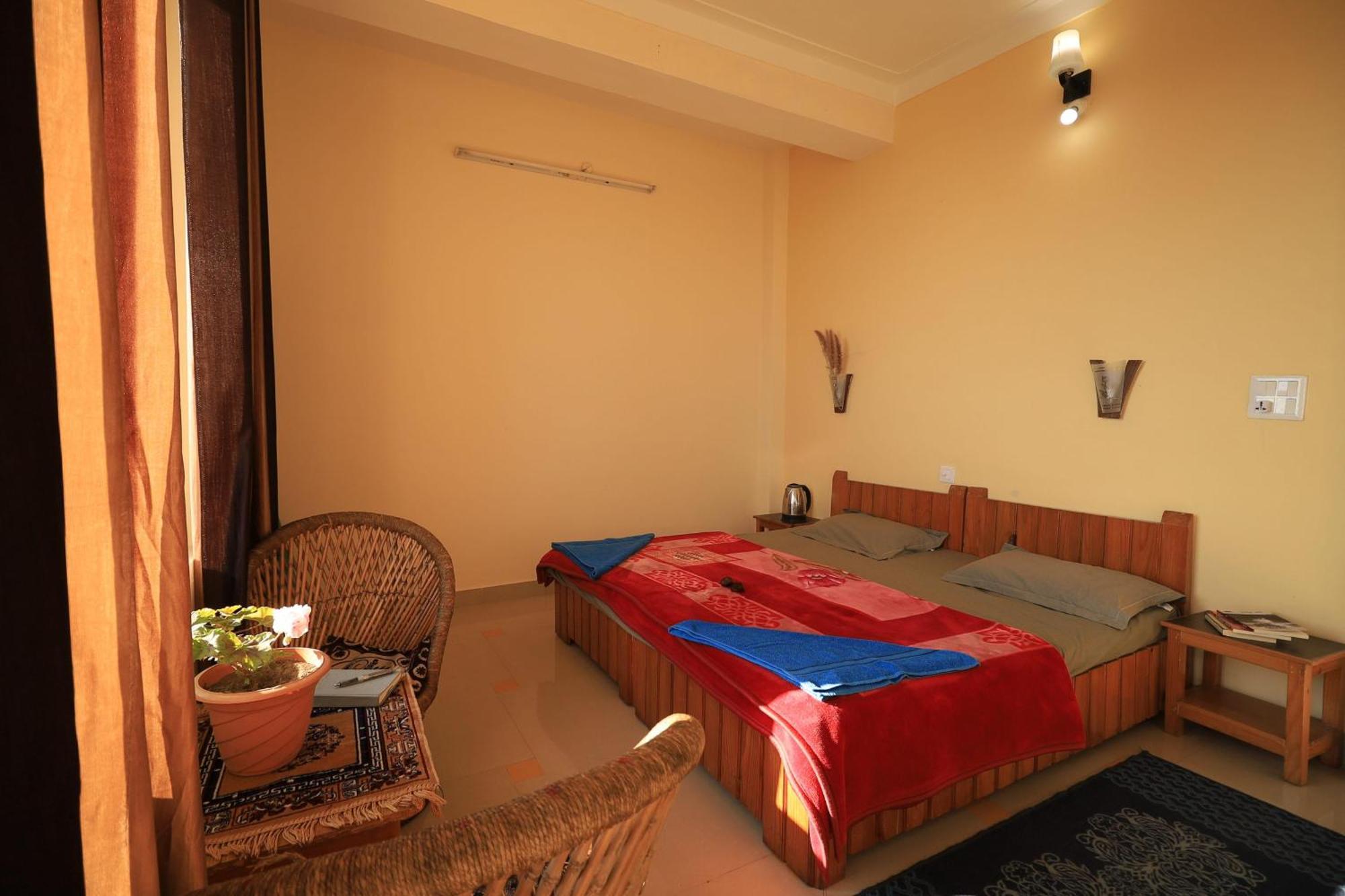 Oasis Guest House Bhagsu D'Shala Dharamshala Esterno foto